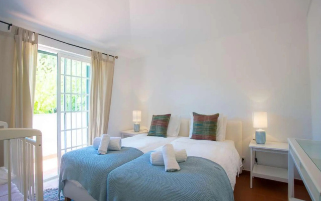 Villa Maria AL in Colares
