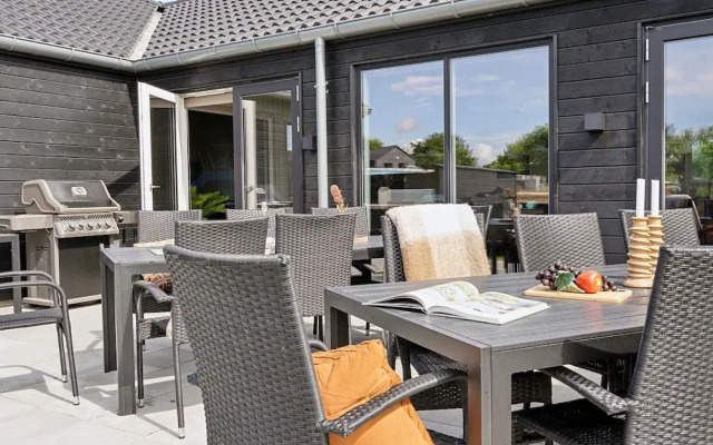 Spacious Retreat Near Beach - By Traum Ferienwohnungen