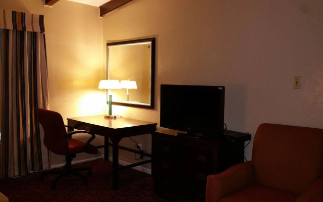 Executive Inn and Suites Waxahachie