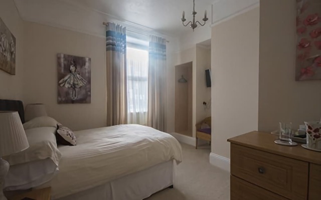 Poppy's Guest House