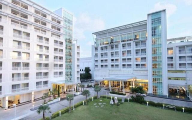 Kameo Grand Rayong Hotel & Serviced Apartments