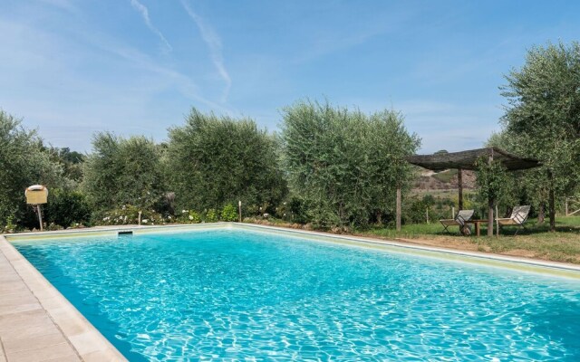 Scenic Apartment in Rapolano Terme with Swimming Pool