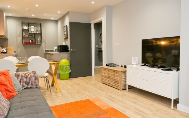 Stylish warehouse apartment in Central Cardiff