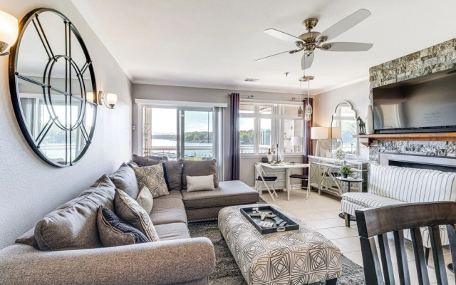 Beach + Pool Access: Smith Mountain Lake Getaway!