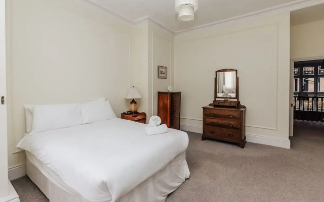 Waterfront Retreat in Hambleden