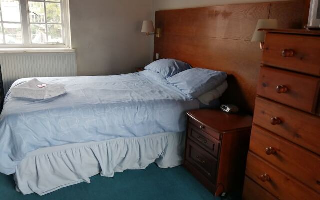 Colin Grazier Hotel