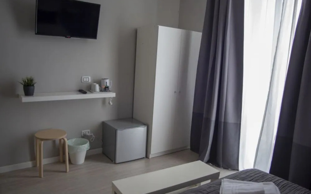 Re Carlo Rooms