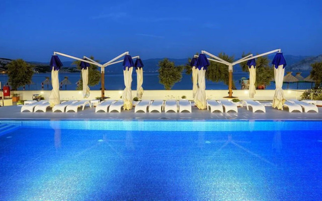 Hotel Dobrovit