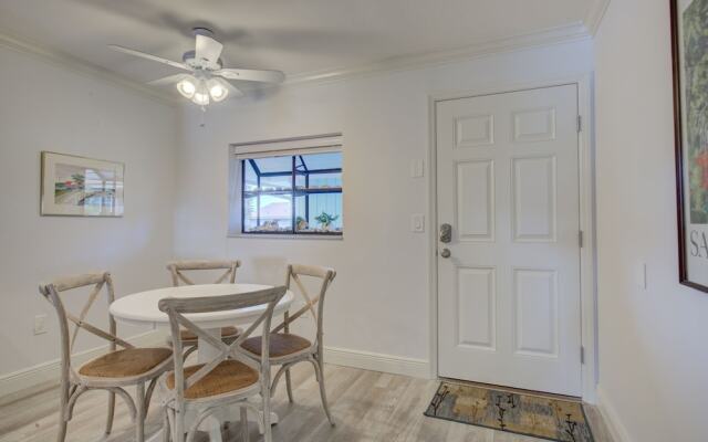 Beach Palms Unit 2B by Anna Maria