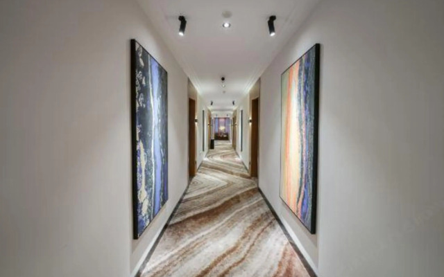 Laimei Hotel (Guilin Liangjiang Sihu Dongxi Alley)