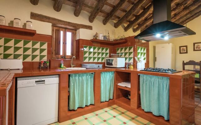 Grand Mansion in La Bisbal del Penedès With Sauna