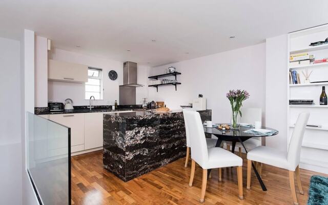 Luxurious 2 BR Apartment near Hyde Park