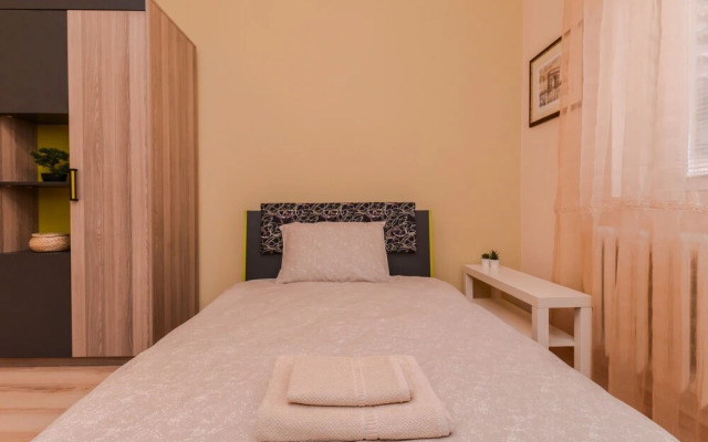 FM Deluxe 2-BDR Apartment - DOM