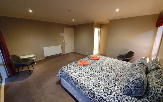 Claremont Country Lodge B&B