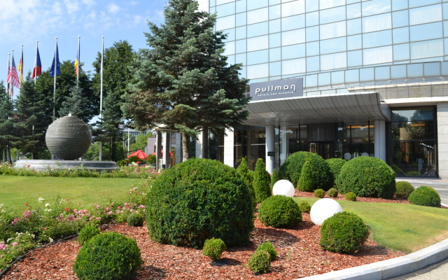 Отель Pullman Bucharest World Trade Center