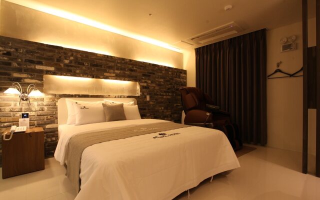 Drive in Hotel Tiamo