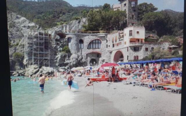 Executive 2 Splitted Flats H5T 3Bedrooms & Balcony Sea View