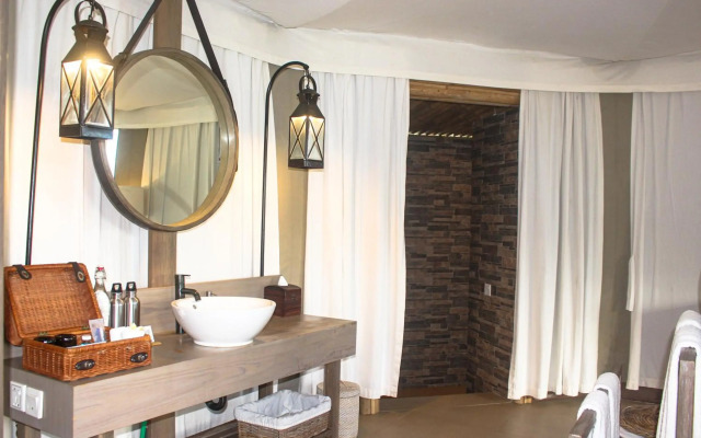 Menjangan Dynasty Resort