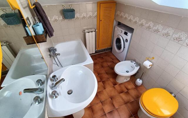 Mansard apart Alba - Sea 5 Terre-trekking-excursions-relax