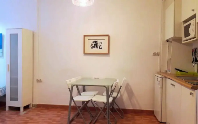Comfortable Apt Born 41