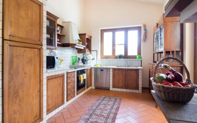 Luxury Italian Villa With Pool & Air Conditioning