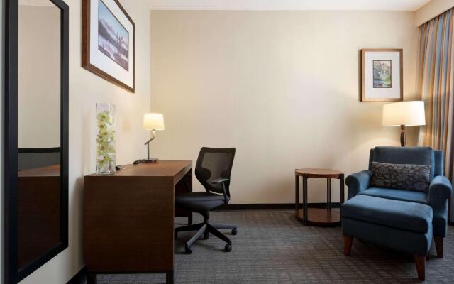 Travelodge By Wyndham Conference Centre & Suites Whitecourt