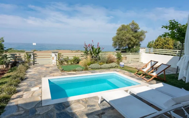 Sea and Sun Luxury Pools' Villas