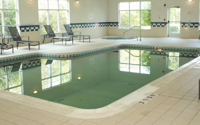 Fairfield Inn & Suites by Marriott Fairmont