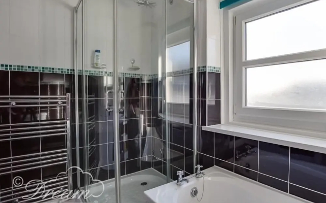 Ammonite Cottage, Portland