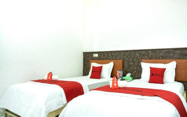 RedDoorz Plus @ Ende City Center