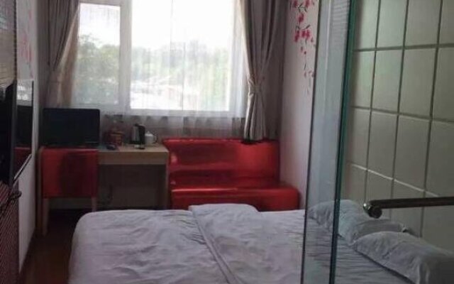 Apple Fashion Theme Hotel