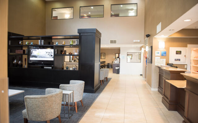 Holiday Inn Express Houston N-1960 Champions Area