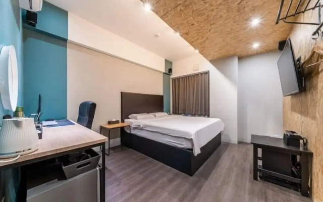 27 Hotel