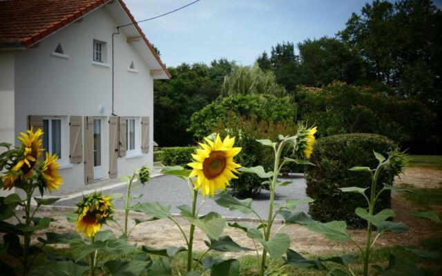 Gîte Angoumé, 3 pièces, 5 personnes - FR-1-360-499