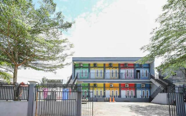 RedDoorz @ Pelangi Guest House