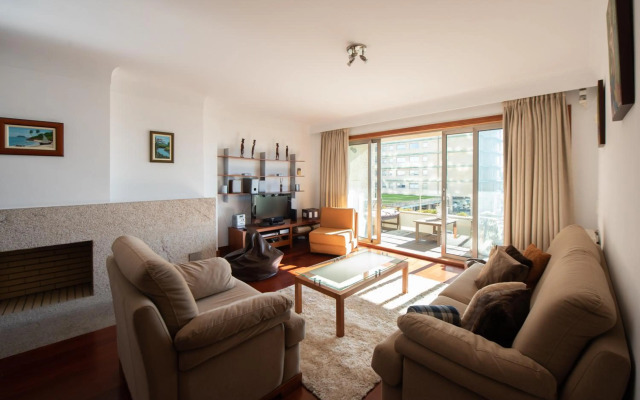 Apartament em condominio com Piscina