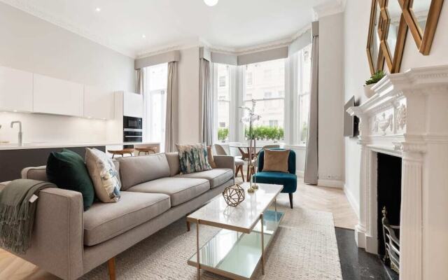 Elegant 3 Bed Apt W Terrace Near Kensington