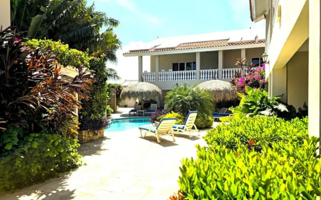 Wonderful 2-bedroom Apartment 2 km From Eagle Beach