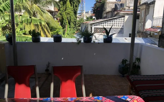 Flower Apartment