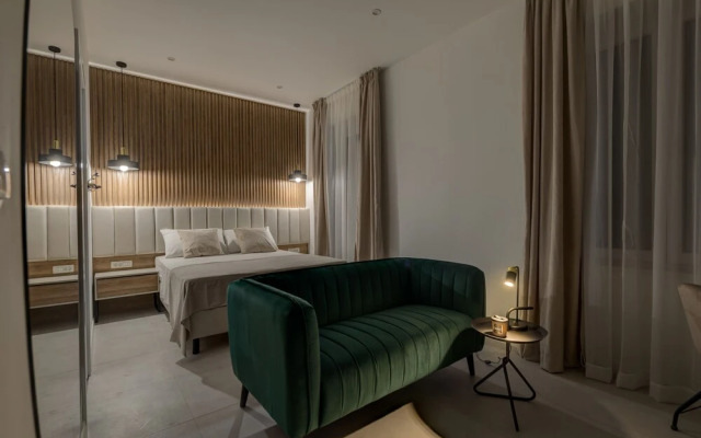 48 Rooms Split