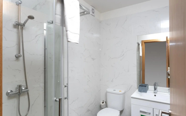 A Modern and Homely 3 Bedroom with Elevator