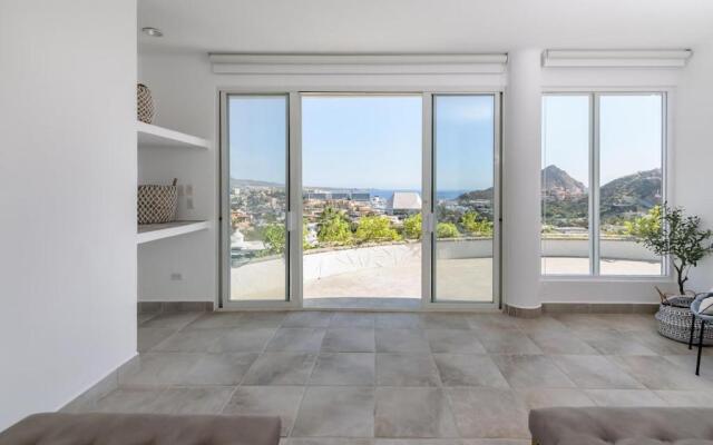 The one and only Pedregal Hollywood House