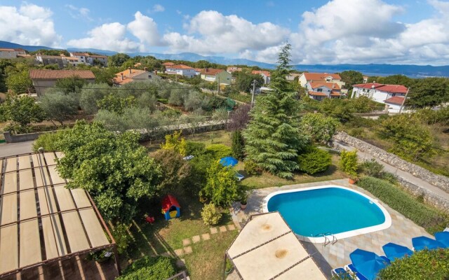 Stunning Home in Sveti Anton With Wifi and 4 Bedrooms