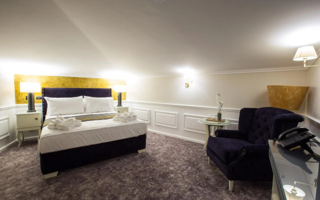 Peninsula Boutique Hotel