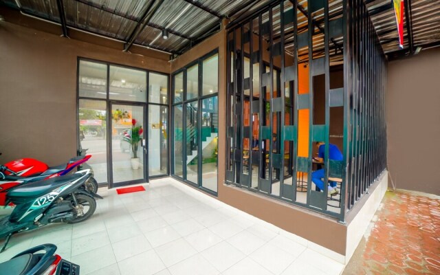 OYO 90874 Millenium Inn 2
