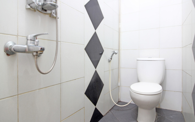 RedDoorz near Terminal Condong Catur