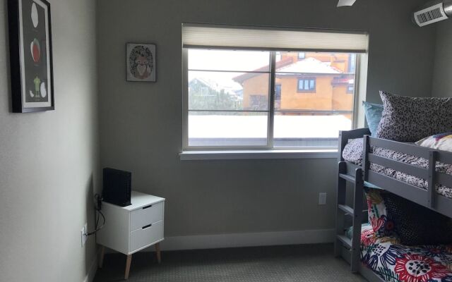 Classy Townhome near Old Town, Breweries, & River!