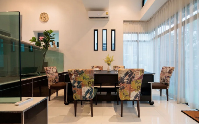 Pool villa at Kamala Regent by Lofty