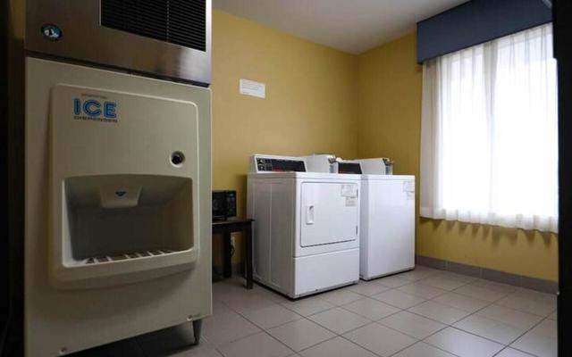 Copley Inn & Suites By OYO Akron OH