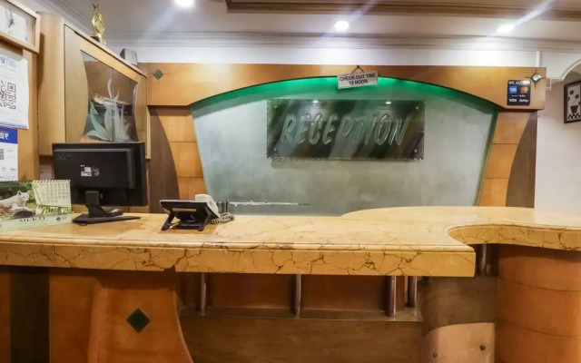 Oyo 24671 Hotel Park Inn